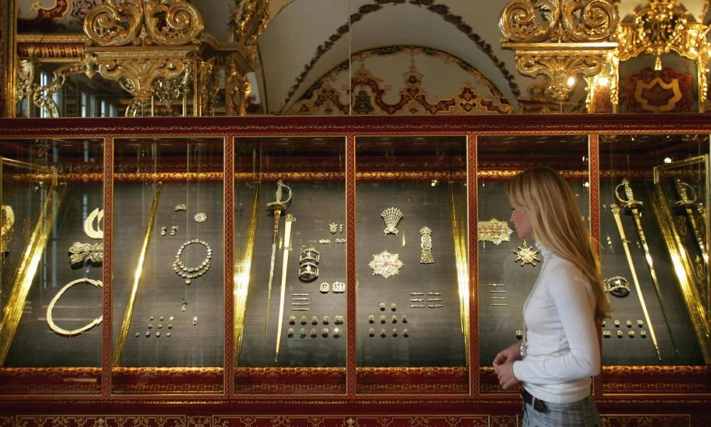 Συνελήφθησαν τρεις ύποπτοι για το ριφιφί στο μουσείο της Δρέσδης